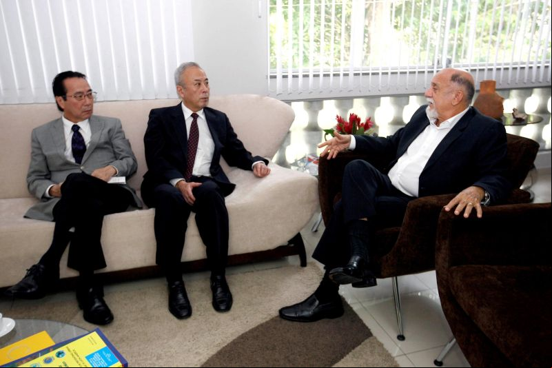 notícia: Governador recebe cônsul principal do Japão no Palácio do Governo