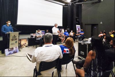 notícia: Comunidade do Icuí-Guajará recebe kits “Meu Endereço Certo” e conhece "TerPaz Maps"